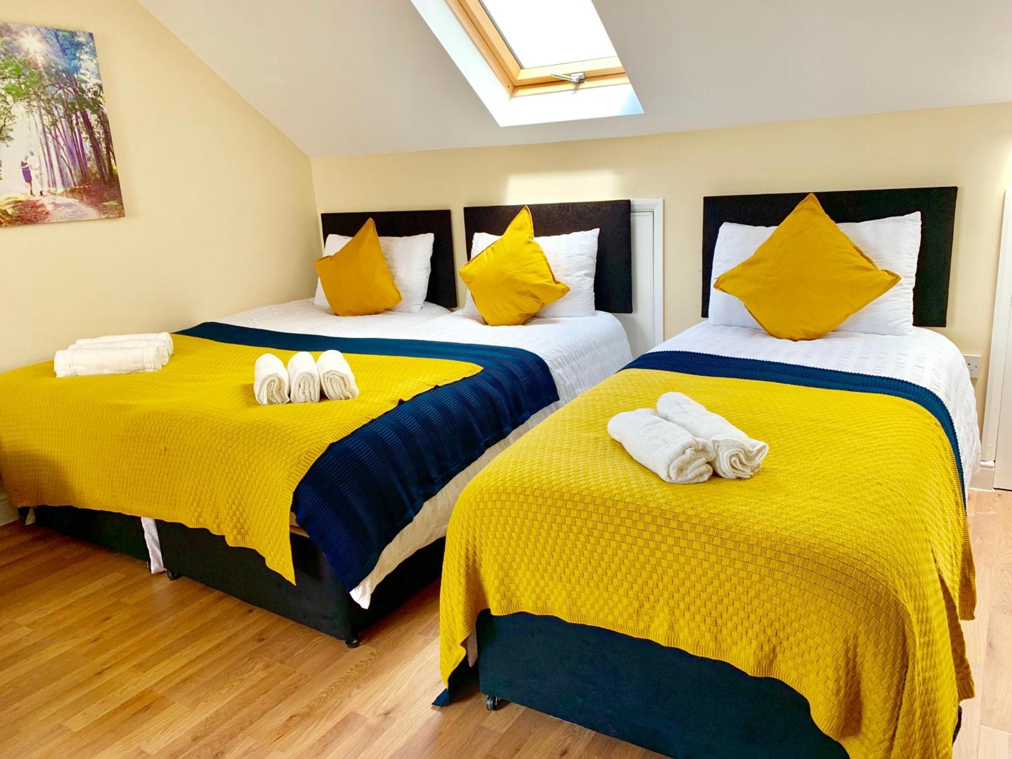 London Studio Apartments, Private Bathroom, Kitchenette, Parking, Np7 Bagian luar foto